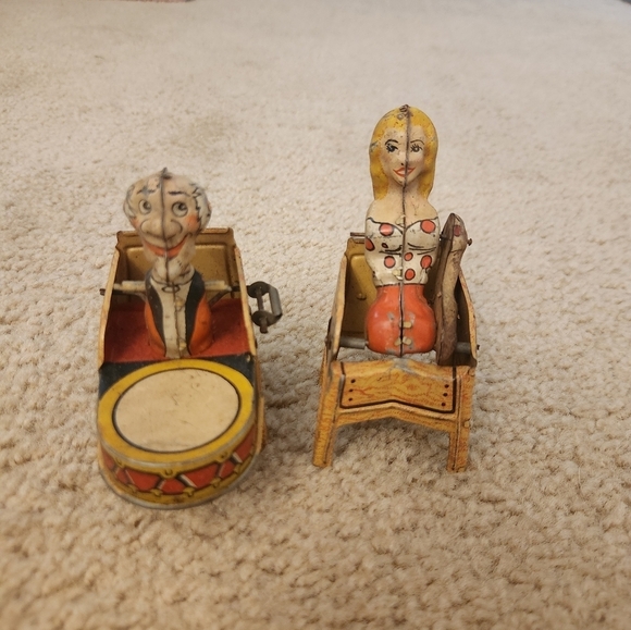 1945 Lil Abner Dogpatch Band Tin Set Of 2